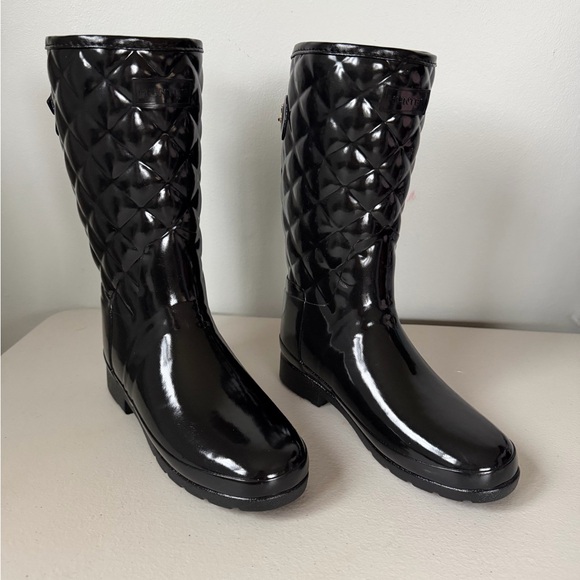 Hunter Quilted Black Women's Short Boots - Picture 6 of 6
